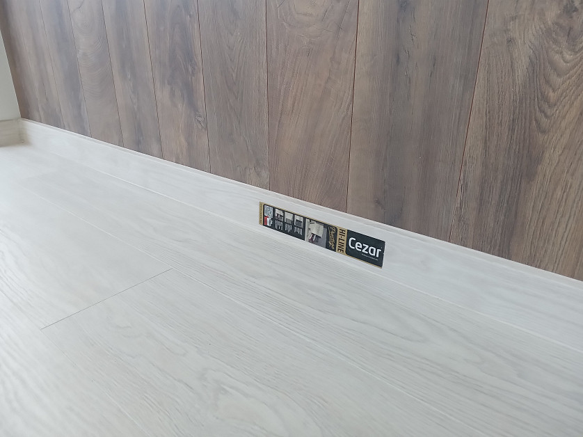 Монтаж ламината, винил, кварцвинил , spc, ковролин, линолеум, плинтуса 079355950 изображение 1