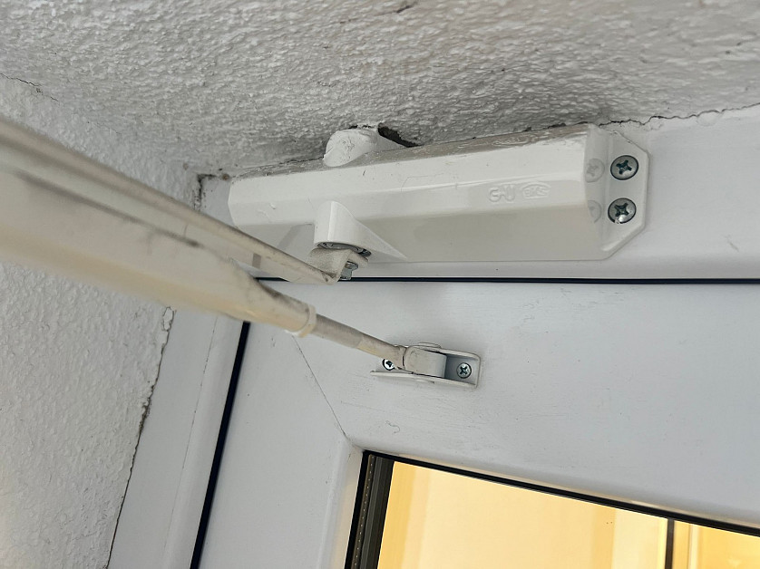 Ремонт окон и дверей из ПВХ и алюминия изображение 3