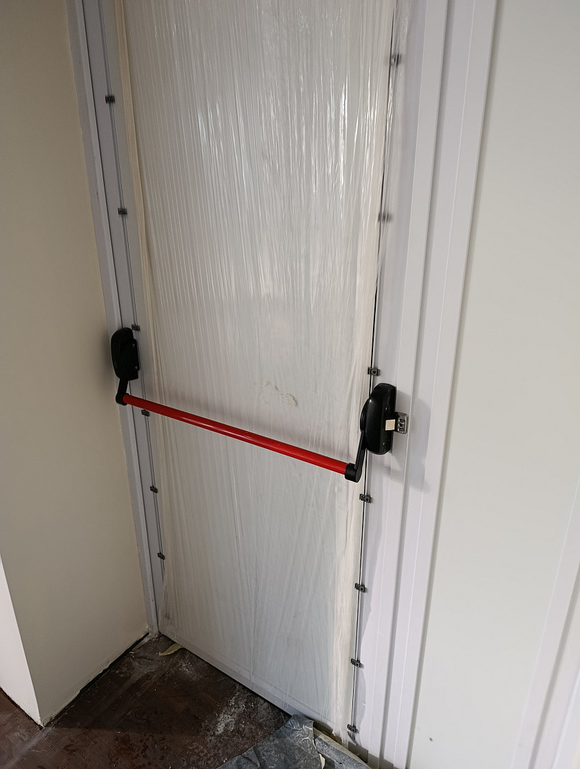 Ремонт окон и дверей из ПВХ и алюминия изображение 2