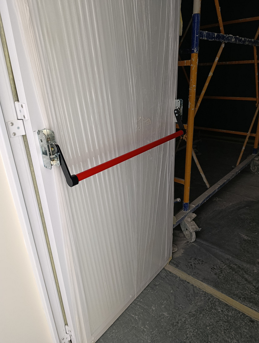 Ремонт окон и дверей из ПВХ и алюминия изображение 1