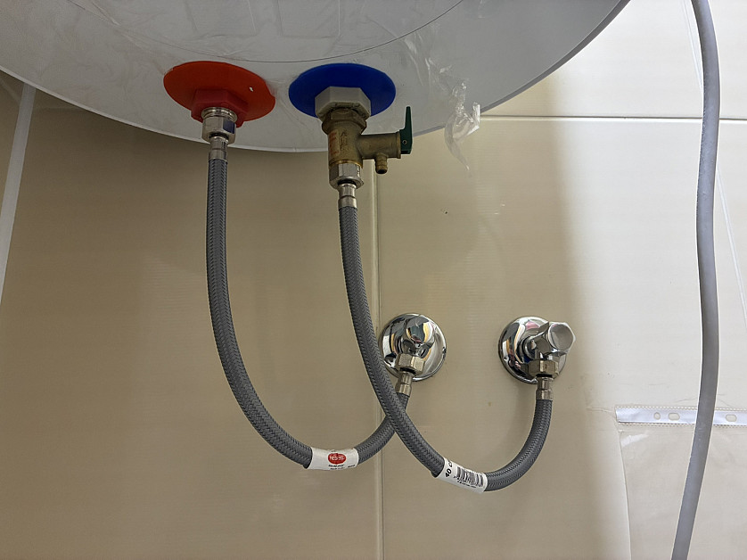 Монтаж вытяжки над плитой. изображение 6